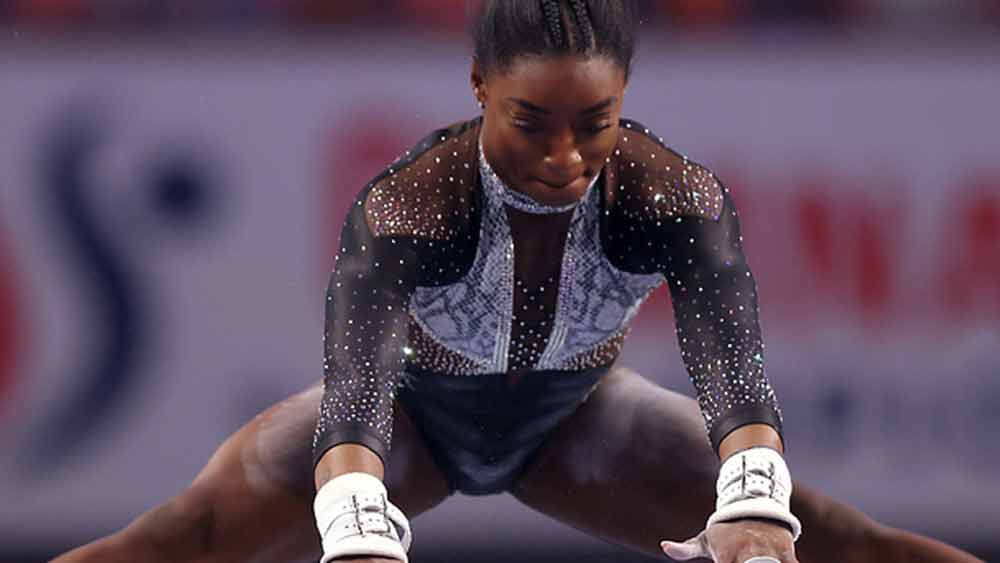 বিশ্বসেরা এই জিমন্যাস্টের ছেলেবেলা কেটেছে খুব অবহেলা এবং অর্থকষ্টে। ঠিকমতো খাবারও জুটত না তাঁর।