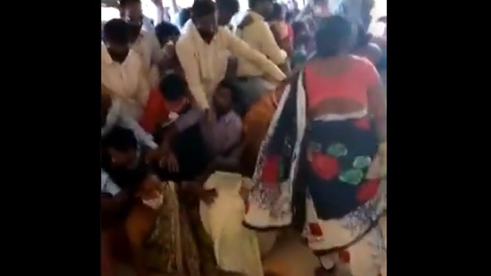 মধ্যপ্রদেশের টিকাকেন্দ্রে পদপিষ্টের পরিস্থিতি, ভিডিয়ো ভয় পাওয়াচ্ছে নেটাগরিকদের