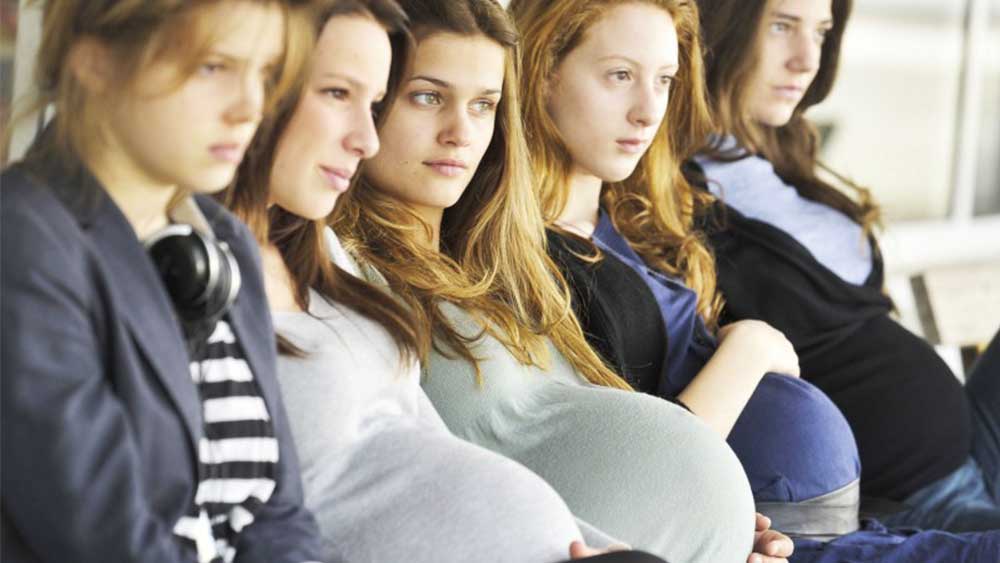 বাণিজ্যিক ভাবে সন্তান ধারণের শিল্প এখন গোটা দুনিয়ায় ৫০০ কোটি ইউরোর। ইউক্রেন তার অধিকাংশেরই দখল নিয়েছে ।