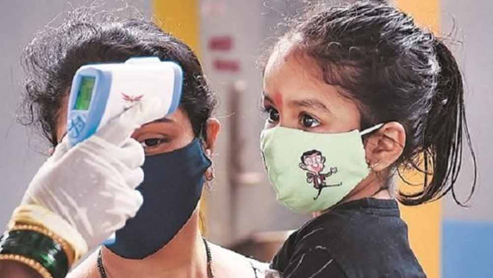 ছোট থেকেই মানুষকে সাহায্য করতে এগিয়ে যাওয়ার অভ্যাস তৈরি হয়েছিল তাঁর মধ্যে। কেউ বিপদে পড়েছেন শুনলে জয় ঠিক সেখানে গিয়ে হাজির হতেন।