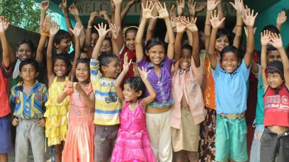 অতিমারি পরিস্থিতির শুরু থেকেই জয় দেহরাদূনের মানুষের পাশে দাঁড়িয়েছেন। যখনই প্রয়োজন পড়েছে সম্পূর্ণ বিনামূল্যে অক্সিজেন পৌঁছে দিয়েছেন।