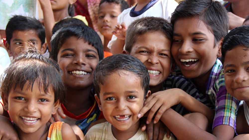 কিন্তু শুধু এই পাঁচ পরিবারই তো নয়, দেশে এমন আরও অনেক শিশুই মা-বাবাকে হারিয়ে অনাথ হয়েছে। তাদের কথাই বা না ভেবে থাকবেন কী ভাবে!