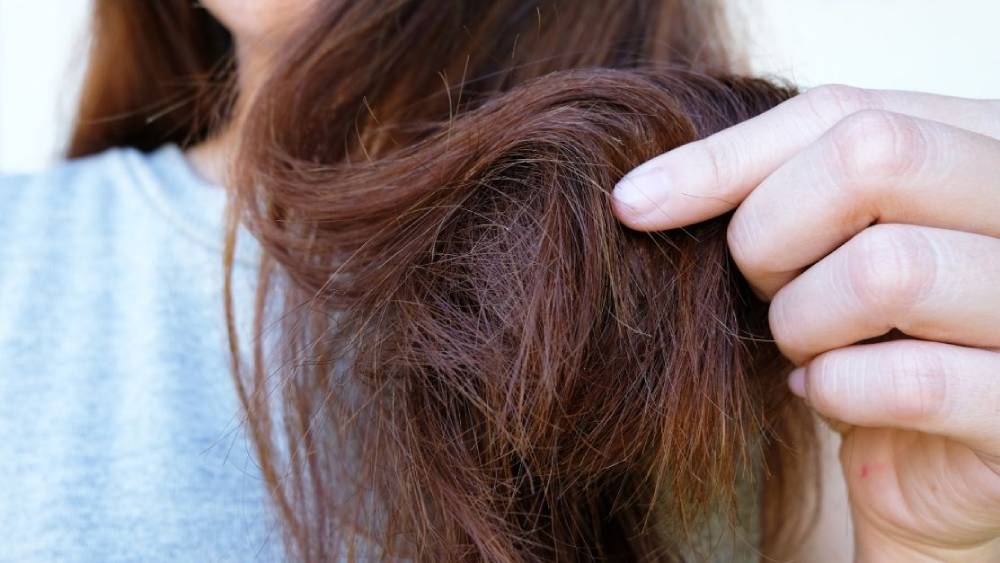 চটচটে চুলের সমস্যার সামাধান কী?