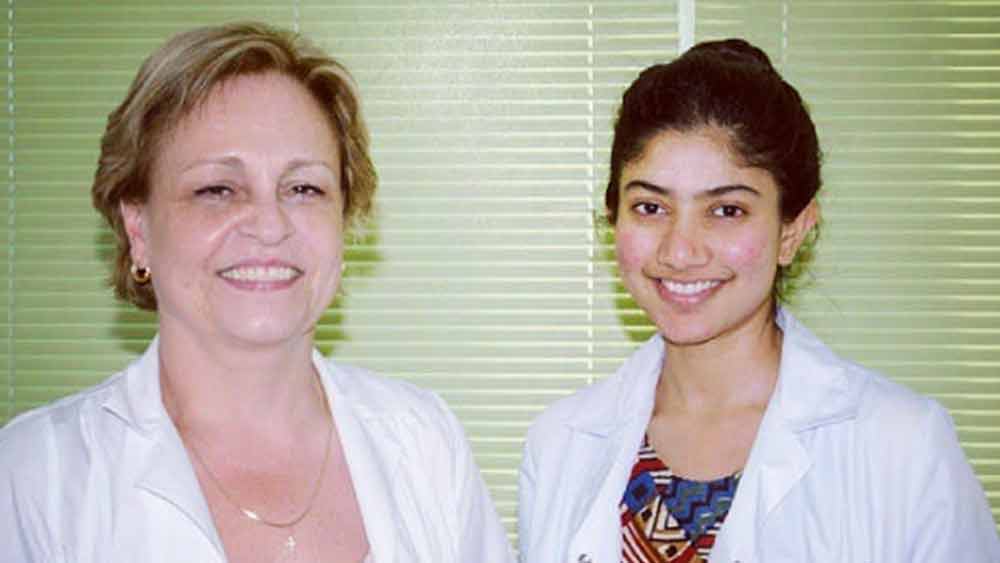 সাই পল্লবীর আরও একটি গুণ অনেকেই জানেন না। এক জন দক্ষ অভিনেত্রী হওয়ার পাশাপাশি তিনি এক জন চিকিৎসকও। ২০১৬ সালে জর্জিয়ার টিবিলিসি স্টেট মেডিক্যাল বিশ্ববিদ্যালয় থেকে এমবিবিএস ডিগ্রি অর্জন করেছেন তিনি।