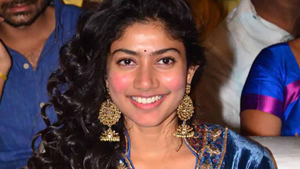 শুধু মেকআপ ছাড়া ত্বক নিয়েই যে পর্দায় আসেন তা নয়, আরও দুটো নিয়ম নিজের জন্য বেঁধে রেখেছেন এই দক্ষিণী নায়িকা।