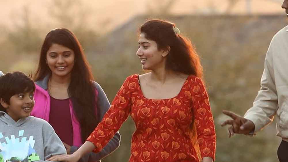 এর পরের বছরই পড়াশোনা থেকে এক মাসের বিরতি নিয়ে তিনি দ্বিতীয় ছবি ‘কালি’-র শ্যুটিং করেন। ছবিটি ২০১৬ সালে মুক্তি পেয়েছিল। মালয়ালি ছবিতে তাঁর কাজ ভাল লেগেছিল দর্শকদের।