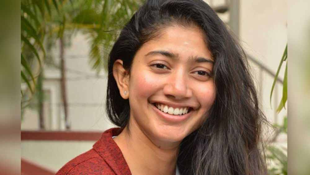 শুধু অভিনয়ই নয়, তাঁর ব্যক্তিত্ব এবং সাদামাটা থাকার অভ্যাস দর্শকদের তাঁকে ভালবাসতে বাধ্য করেছে।