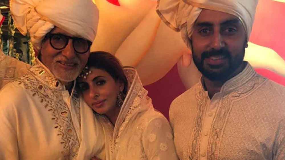 পরে অবশ্য এ নিয়ে প্রশ্নের উত্তরে অমিতাভ এবং অভিষেক বিষয়টিকে পুরোপুরি মনগড়া বলে উড়িয়ে দিয়েছিলেন। নেহাত পরিচিতি পাওয়ার জন্যই এ কাজ করেছিলেন বলে দাবি করেন তাঁরা।