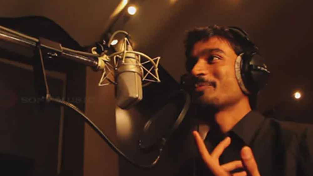 কার কথা বলছি? কোনও একটা পরিচয়ে তাঁকে ব্যক্ত করা সম্ভব নয়। তিনি একাধারে অভিনেতা, প্রযোজক, পরিচালক, লেখক এবং সঙ্গীতশিল্পীও। খেলার ছলে গাওয়া তাঁর একটি গান এতটাই জনপ্রিয় হয়েছিল যে আন্তর্জাতিক মহলেও তার গান নিয়ে চর্চা হয়েছিল ব্যাপক।