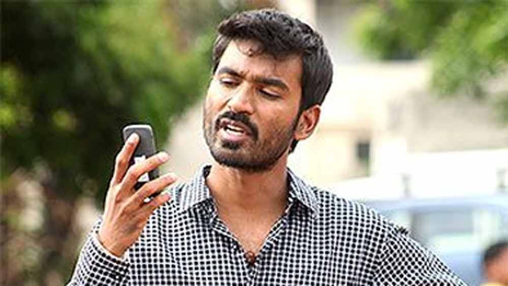 বাবা ১১ কিলোমিটার হেঁটে কাজে যেতেন। তিনি নিজে স্কুলের গণ্ডিও পেরোননি। ছোটবেলায় একই ঘরে পরিবারের সবাই মিলে থাকতেন।