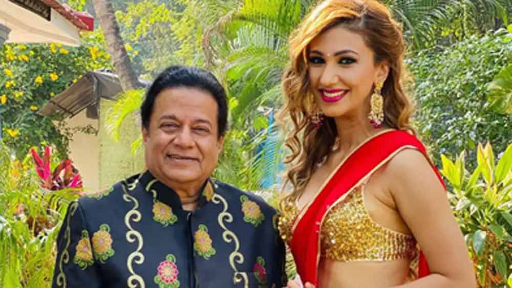 সম্পর্কের সমীকরণ বুঝে ওঠা দায়। এই তাঁরা গুরু-শিষ্যা তো এই প্রেমিক যুগল! রিয়ালিটি শো ‘বিগ বস ১২’-এই প্রথম ফাঁস হয় অনুপ জালোটা এবং জসলিন মাথারুর সম্পর্ক।