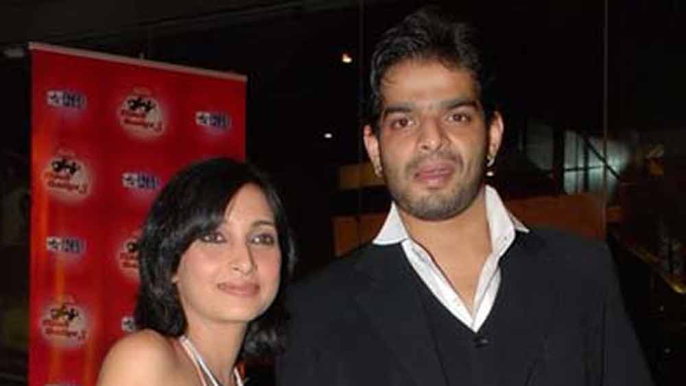 শো শেষ হওয়ার সঙ্গে সঙ্গেই তাঁদের সম্পর্কে ইতি ঘটে এবং কর্ণ স্বীকার করে নেন, তাঁদের মধ্যে তেমন কোনও সম্পর্ক নেই। সবই শো-এর চাহিদা অনুযায়ী করতে হয়েছিল।