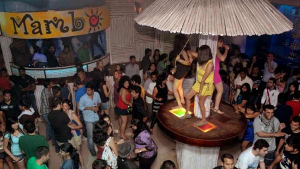 গোয়ায় রিকার্ডো আর ডেভিডের ব্যবসাটির নাম টিটো’জ রিসর্ট অ্যান্ড হসপিটালিটি প্রাইভেট লিমিটেড। রিকার্ডো জানিয়েছেন এর ৬৫ শতাংশ শেয়ারই বিক্রি করে দিয়েছেন তাঁরা। ৩৫ শতাংশ তাদের হাতে থাকলেও টিটো’জ-এ তাঁরা শুধু উপদেষ্টার ভূমিকাতেই থাকবেন।