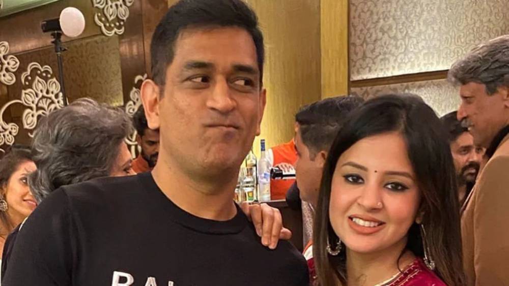 ধোনির সঙ্গে সাক্ষী 