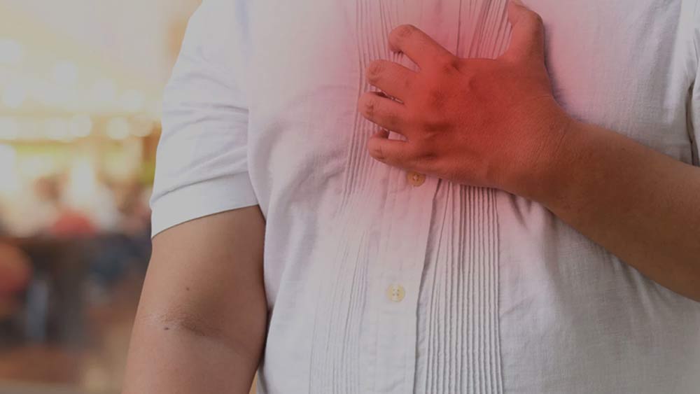 বুক জ্বালা করলে বা অ্যাসিডিটির সমস্যা হলে এক গ্লাস জলে এক চামচ বেকিং সোডা দিয়ে খেয়ে ফেলুন। বেকিং সোডা বা সোডিয়াম বাইকার্বোনেট কার্যকরী অ্যান্টাসিড। খাওয়ার মুহূর্ত থেকেই ফল পাবেন।