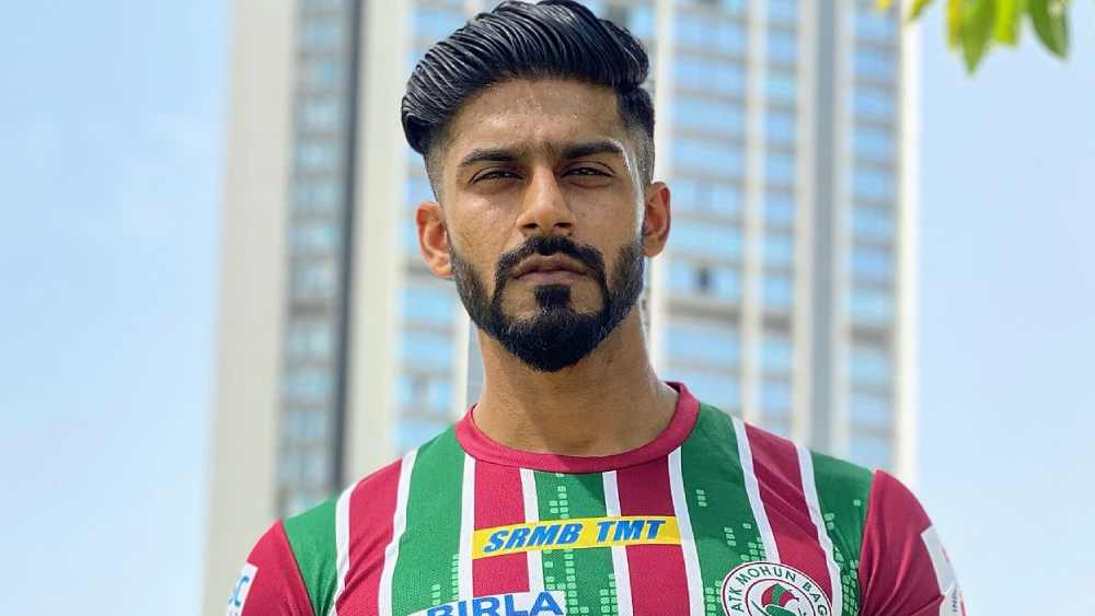 এটিকে মোহনবাগানের জার্সিতে আশুতোষ মেহেতা 