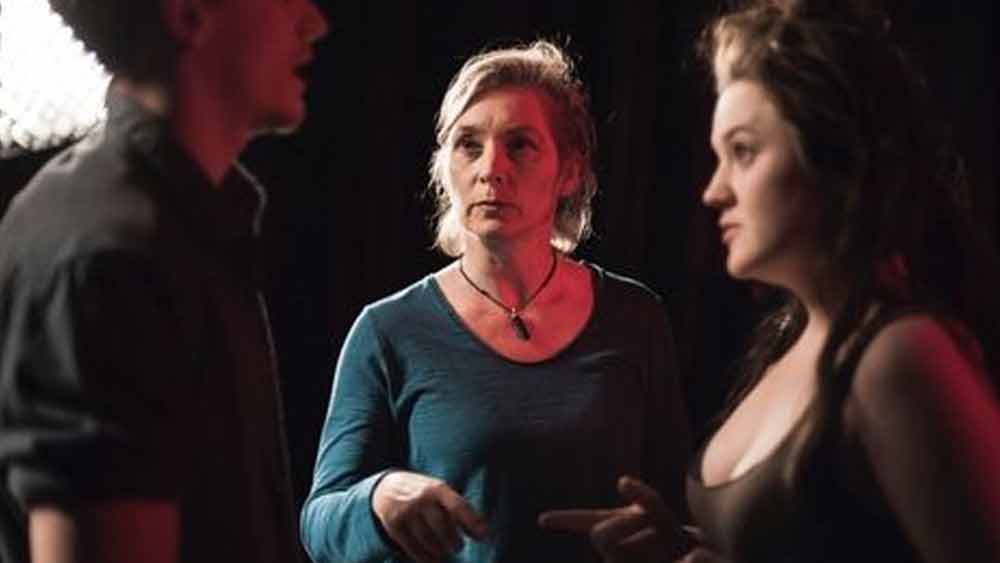 ২০১৯ সালের জানুয়ারিতে নেটফ্লিক্সে ‘সেক্স এডুকেশন’ নামে একটি সিরিজের জন্যও ঘনিষ্ঠ দৃশ্য পরিচালক নিয়োগ করা হয়। এ ক্ষেত্রে এটা ও’ব্রায়েনই ঘনিষ্ঠ দৃশ্য পরিচালক হিসাবে নিযুক্ত হয়েছিলেন।