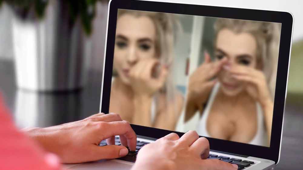 তারকাদের বক্তব্য, এই ওয়েবসাইটটি তাঁদের বা ভক্তদের সঙ্গে ব্যক্তিগত স্তরে যোগাযোগ তৈরিতে সাহায্য করে।