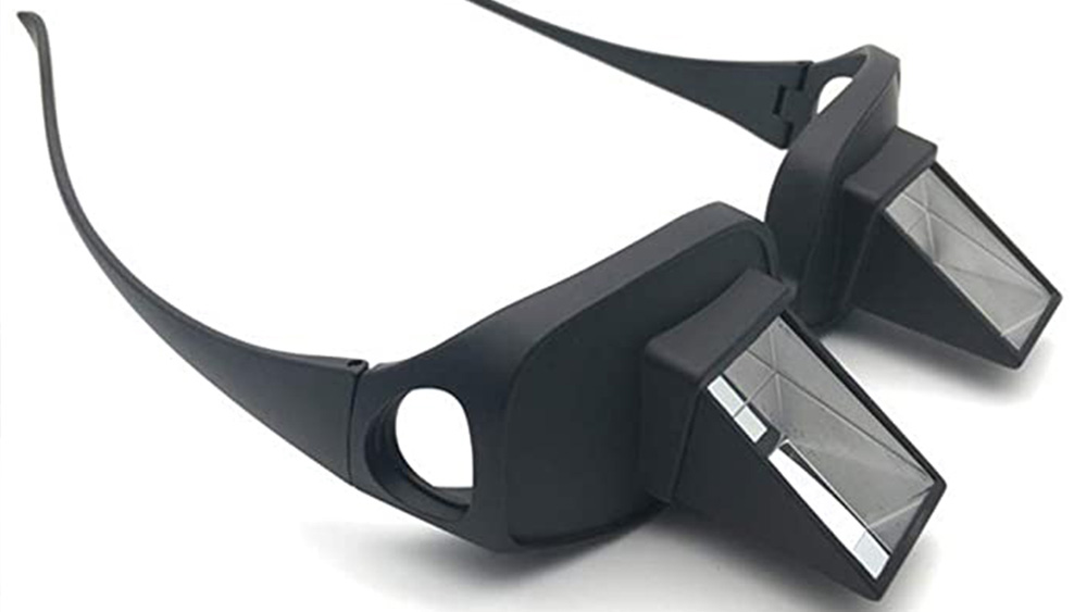 চশমার কেরামতিতে আলসেমির সাধ পূরণ। 