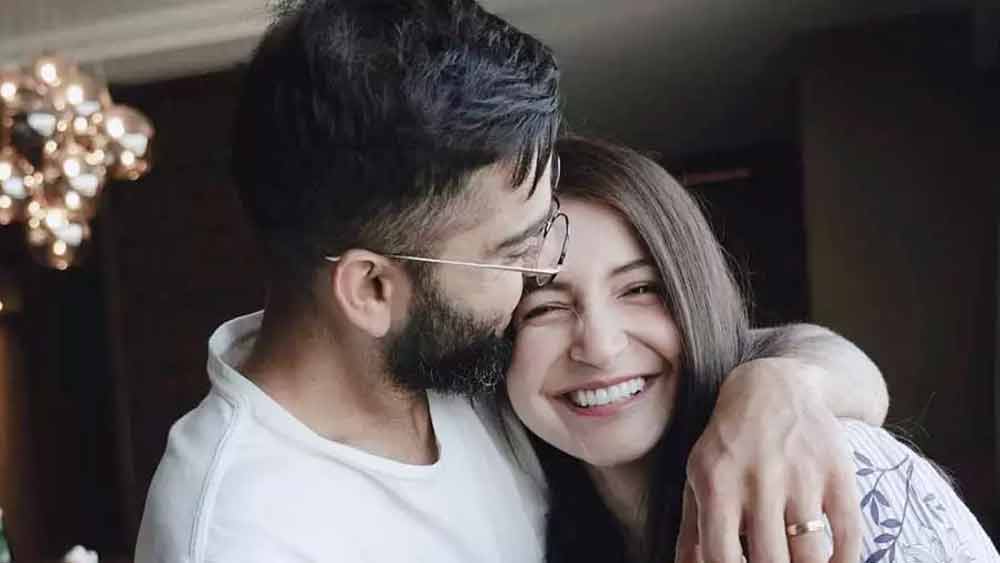 অনুষ্কা শর্মা এবং বিরাট কোহলীকে নিয়ে চর্চার শেষ নেই। অনুষ্কা যেখানে বলিউডের প্রথম সারির নায়িকা সেখানে বিরাট ভারতীয় ক্রিকেট দলের অধিনায়ক, বিশ্বের অন্যতম সেরা ব্যাটসম্যান।