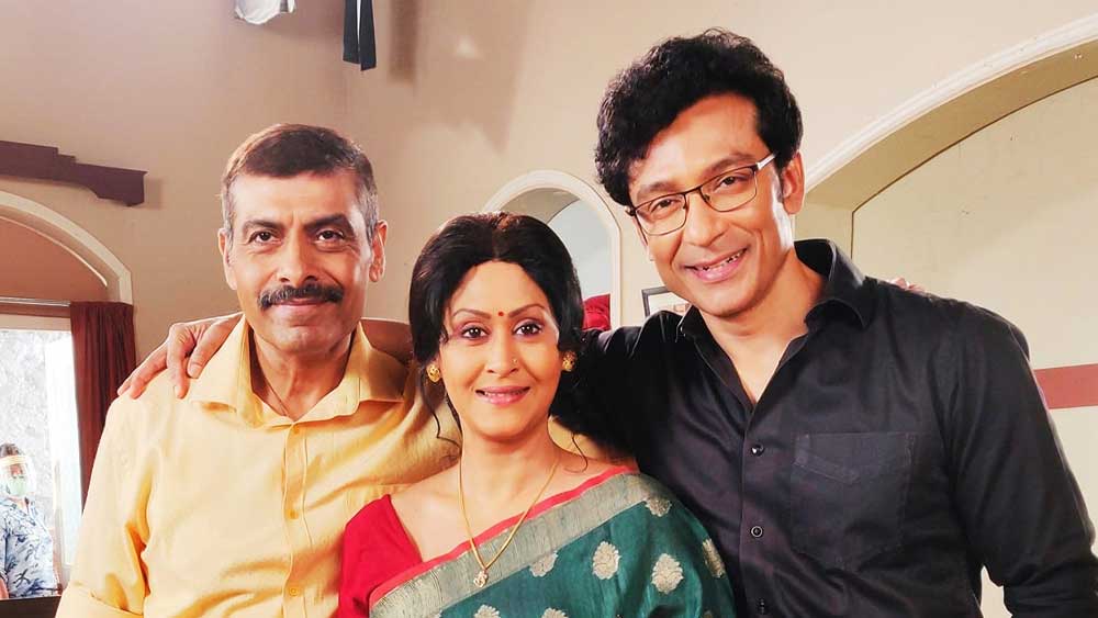 রোহিত সেনের জনপ্রিয়তা তুঙ্গে।