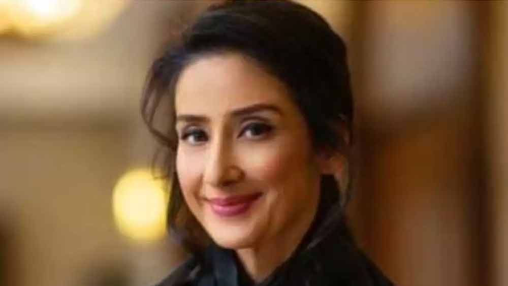 তিনি জানিয়েছিলেন, রাজীব তাঁর বন্ধুমাত্র। রাজীব এবং মনীষার প্রেম কাহিনির মধ্যে দড়ি টানাটানিতে তিনি কোনও ভাবেই নেই এবং থাকতেও চান না।