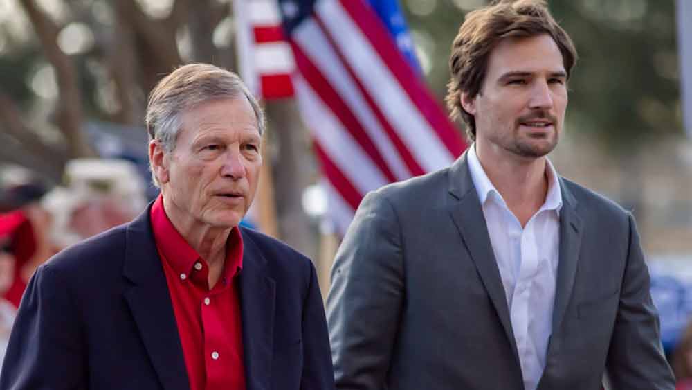 লুকাস বাবিন: প্রাক্তন মডেল এবং অভিনেতা লুকাসও নিজের পেশা বদলে আজ আইনজীবী। টেক্সাসের টাইলার কাউন্টির আইনজীবী তিনি।