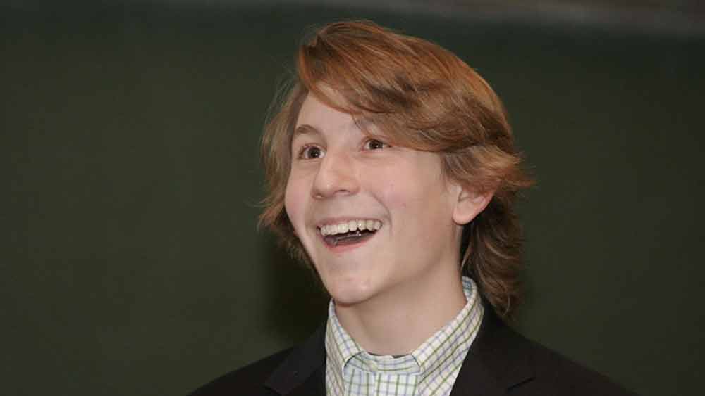 এরিক পার সুলিভান: ১৯৯৮-এর ‘আর্মাগেডন’ থেকে ২০১০-এর ‘টুএলভ’ পর্যন্ত একাধিক ছবিতে অভিনয় করেছেন তিনি। শিশুশিল্পী হিসাবে একাধিক পুরস্কারও জিতেছিলেন। তা সত্ত্বেও সব কিছু থেকে ইস্তফা দিয়ে খুব সাধারণ জীবন কাটাতে শুরু করেন এরিক। পড়াশোনা নিয়েই ব্যস্ত থাকেন তিনি।