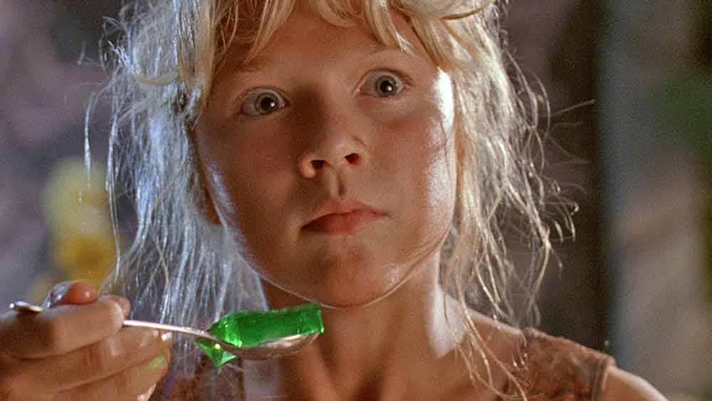 এরিয়ানা রিচার্ড: ‘দ্য লস্ট ওয়ার্ল্ড: জুরাসিক পার্ক’ ছবিতে লেক্স মারফির ভূমিকায় দেখা গিয়েছিল তাঁকে। তারও আগে ১৯৮৭ সালে ‘ইন টু দ্য হোমল্যান্ড’ ছবিতে প্রথম দেখা যায় তাঁকে। শিশুশিল্পী হিসাবে অভিনয় জীবনে যথেষ্ট খ্যাতি অর্জন করলেও বড় হয়ে তিনি অভিনয় ছেড়ে দেন। ফাইন আর্টস নিয়ে পড়াশোনা করে একজন শিল্পী হয়ে ওঠেন।