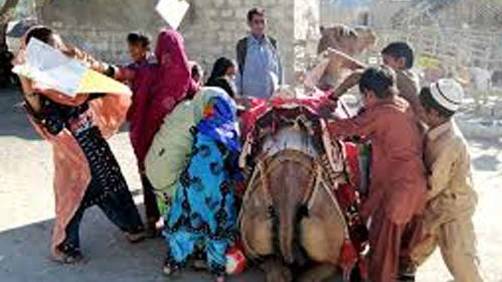 পাকিস্তানের বালুচিস্তানের একটি প্রত্যন্ত জেলা কেজ। এই জেলার বেশির ভাগ মানুষই গরিব। শিক্ষার আলোও গ্রামগুলির প্রতিটি ঘরে ঢুকতে পারেনি।