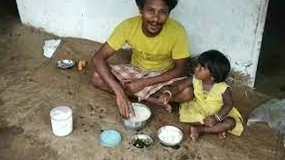 দিনমজুরি ছেড়ে এখন তিনি জনপ্রিয় ইউটিউবার। মারাত্মক পরিশ্রমের পর দিনের শেষে সামান্য টাকা হাতে নিয়ে বাড়ি ফেরা আইজ্যাক আজ বাড়িতে বসেই লাখপতি!