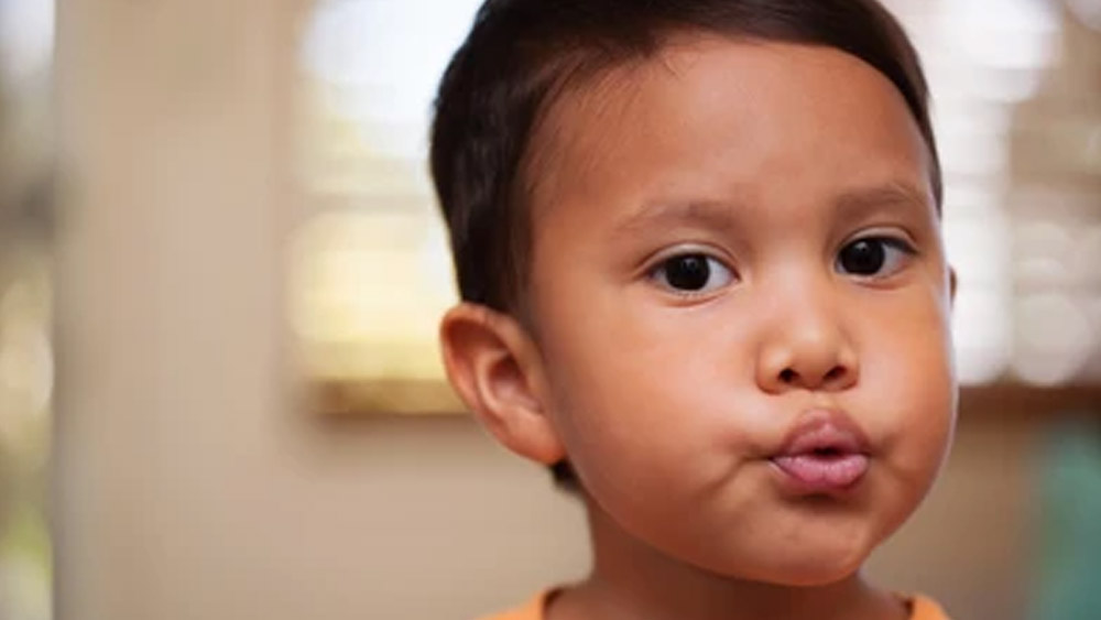 ছোট বয়স থেকেই থেকেই সকলে শিস দিতে পারেন না।