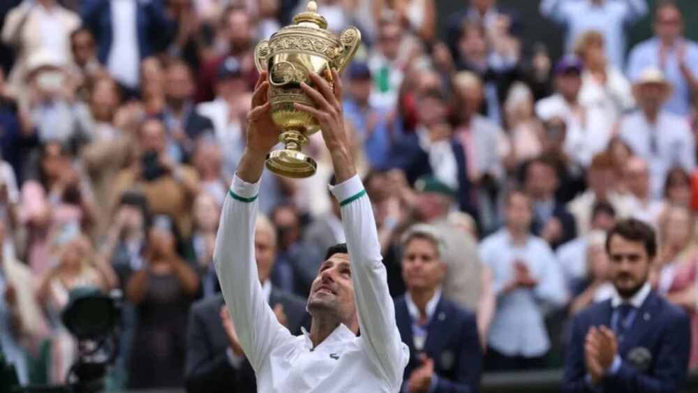 ষষ্ঠ উইম্বলডন খেতাব জিতলএন জোকোভিচ
