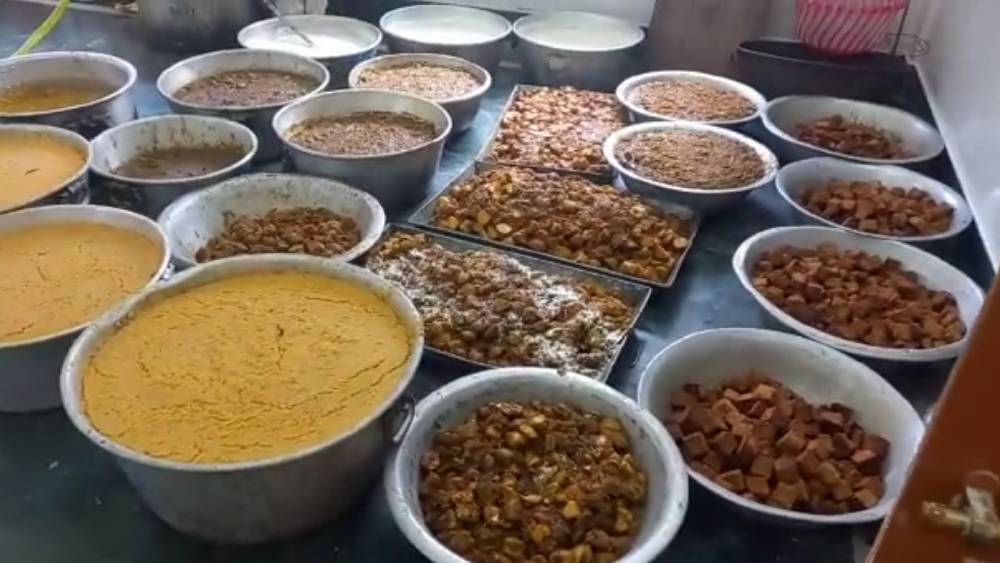 নিয়ম মেনেই হয়েছে ভোগ নিবেদন 