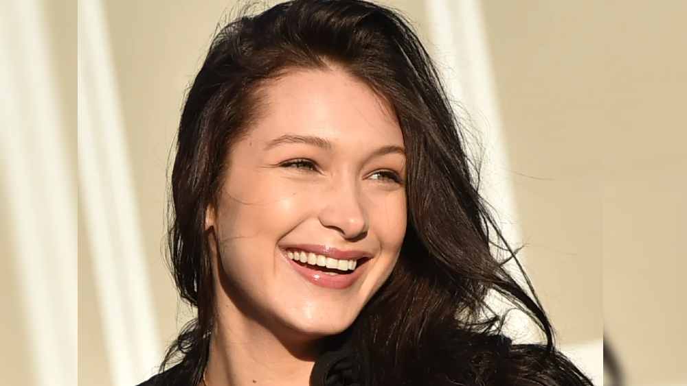 যদিও কান চলচ্চিত্র উৎসবে বেলার ওই পোশাক-ই দুনিয়াজোড়া পরিচিতি এনে দিল তাঁকে। 