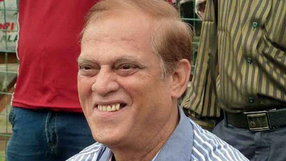 অতীতের অ্যালবাম থেকে। মোহনবাগান মাঠে শিবাজি বন্দ্যোপাধ্যায়। ফাইল চিত্র। 