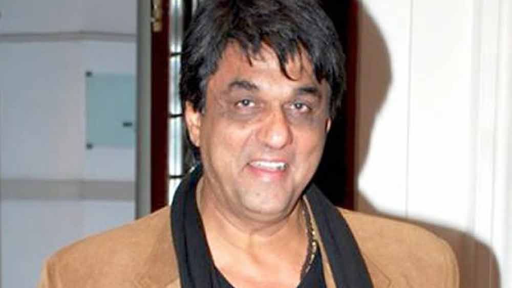 স্নাতক হওয়ার পর তিনি একটি ইঞ্জিনিয়ারিং কলেজে ভর্তি হওয়ার আবেদনও করেছিলেন। কিন্তু সামান্য নম্বরের জন্য সুযোগ হারান। তারপরই তিনি ভাইয়ের কথায় নাটকের দলে যোগ দেন।