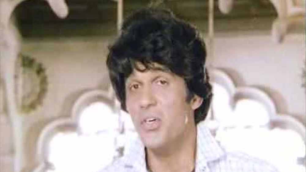 ক্রমশ অভিনয়কে ভালবেসে ফেলেন মুকেশ। এফটিআইআই-এও পড়াশোনা করেছেন তিনি। তাঁর ভাই তখন একটি ছবি প্রযোজনা করছিলেন। নিজের ছবিতে তিনি মুকেশকে সুযোগ দিতে চেয়েছিলেন। প্রস্তাব গ্রহণ করেননি মুকেশ।