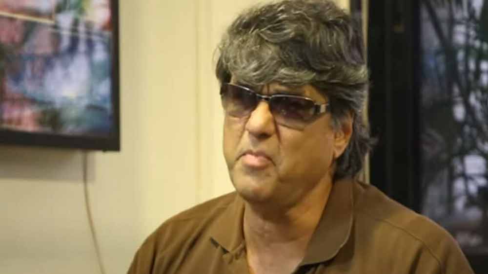 সে সময় বি আর চোপড়া ‘মহাভারত’-এর জন্য উপযুক্ত মুখ খুঁজছিলেন। দুর্যোধনের জন্য অডিশনে ডাক পান মুকেশ। কিন্তু মুকেশ নেগেটিভ চরিত্রে অভিনয় করতে রাজি ছিলেন না।