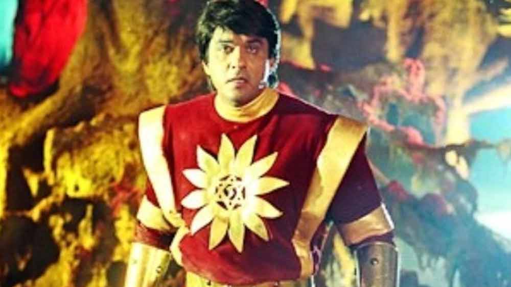 নিজের ভাবমূর্তি বদলাতে দূরদর্শনে ‘শক্তিমান’ নিয়ে আসেন। সুপারহিট এই চরিত্র তাঁকে আলাদা উচ্চতায় পৌঁছে দিয়েছিল। ধারাবাহিক এত জনপ্রিয় হয় যে তা শুরুর অপেক্ষা করতেন দর্শক।