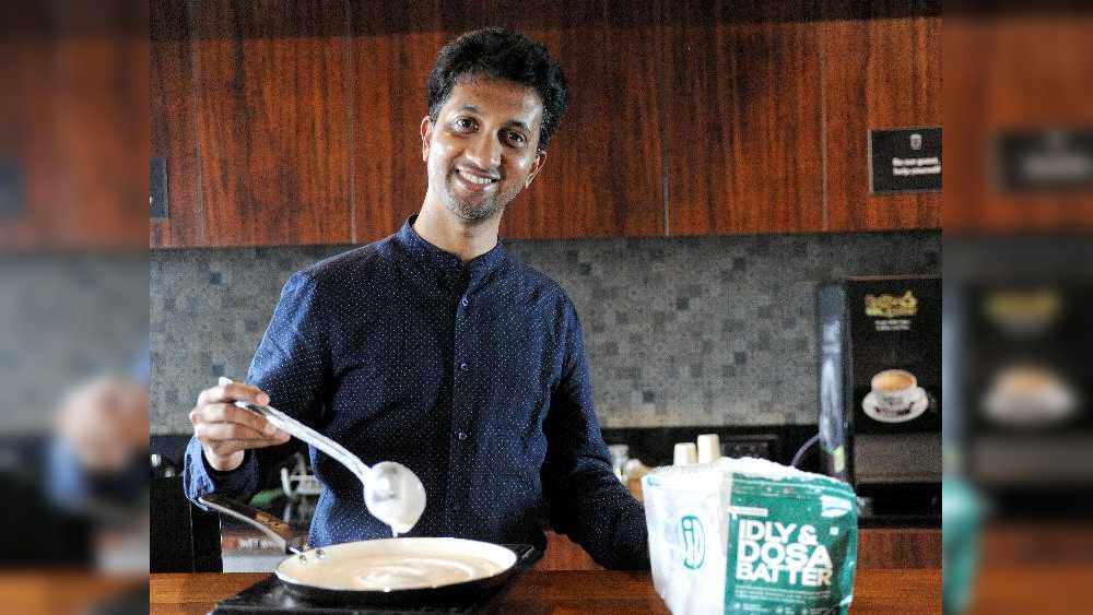 আজ দেশের বহু মানুষ তাঁর সংস্থার তৈরি প্রাতঃরাশ দিয়ে দিন শুরু করেন। তবে একটা সময় ছিল যখন প্রাতঃরাশ তো দূর, দিনের এক বেলাও খাবার জুটত না মুস্তাফার। এমনও হয়েছে অভুক্ত অবস্থাতেই রাতে ঘুমিয়েছেন পরিবারের প্রত্যেকে।