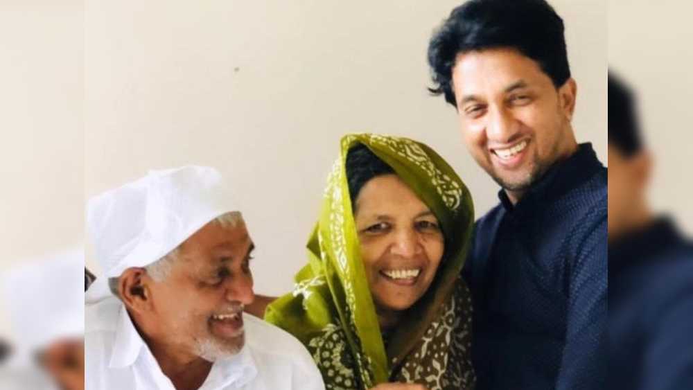 বাবা কফির বাগানে কুলির কাজ করতেন। মা ছিলেন নিরক্ষর। পড়াশোনার পাশাপাশি পরিবারের একমাত্র রোজগেরে সদস্য বাবাকে সাহায্য করতে হত মুস্তাফাকেই। কফির বাগানে বাবার সঙ্গে কুলির কাজ করতেন তিনি। যদি তাতে কিছু টাকা হাতে আসে।