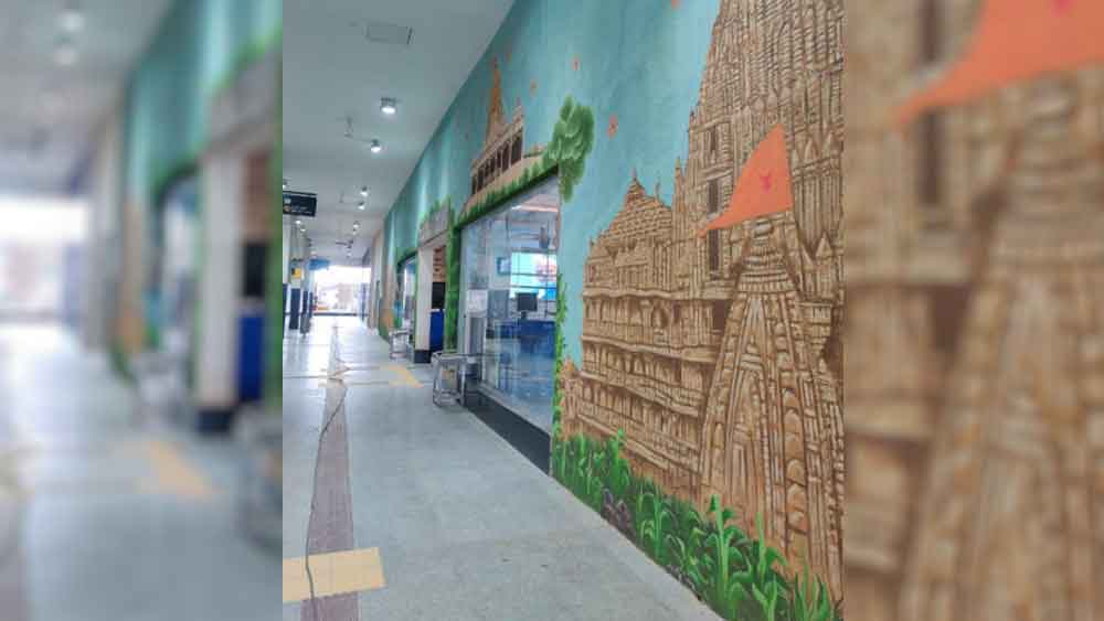 স্টেশনের ভিতরেই থাকবে বিভিন্ন রিটেল ব্র্যান্ডের মিনি আউটলেট বা ছোট ছোট দোকান। এমনকি বিভিন্ন নামি সংস্থার খাবার এবং মনোরঞ্জনের ব্যবস্থাও থাকবে স্টেশন চত্বরেই। ইতিমধ্যেই বিগ বাজার, শপার স্টপের মতো ব্র্যান্ড এ ব্যাপারে আগ্রহ দেখিয়েছে। রেল জানিয়েছে স্টেশনটিকে ‘সিটি সেন্টার রেল মল’ হিসেবে বানাতে চাইছে তারা। 