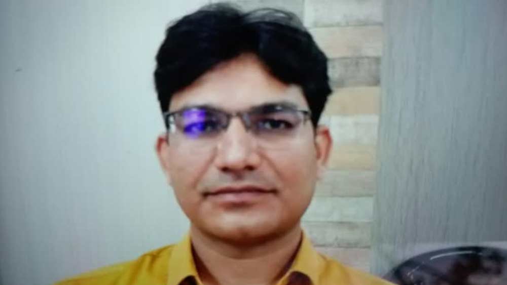 ছোট থেকেই তিনি স্বপ্ন দেখতেন সৎপথে এমন কিছু করবেন যা তাঁকে অনেক খ্যাতি এবং প্রচুর টাকা এনে দেবে।