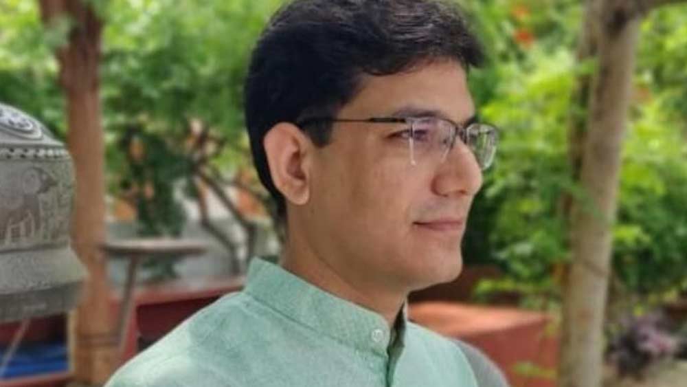 কম্পিউটার সায়েন্সে বিটেক পাশ করার পর তিনি ২০০৮ সালে টিসিএস-এ কাজে যোগ দেন। খুব মন দিয়ে সেই কাজই করছিলেন তিনি।