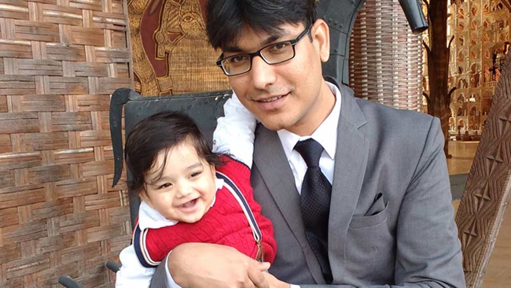 কখনও এসডিএম, কখনও কোনও দফতরের চিফ এগজিকিউটিভ অফিসার, কখনও নগরোন্নয়ন দফতরের মুখ্য সচিব, গুণার অতিরিক্ত কালেক্টর, রাজ্য শিক্ষা কেন্দ্রের অতিরিক্ত ম্যানেজিং ডিরেক্টর হিসাবে বদলি করা হয়েছে তাঁকে।