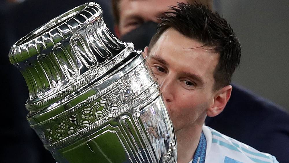 প্রথম বার কোপা আমেরিকা জেতার পর এল এম টেন। ফাইল চিত্র। 