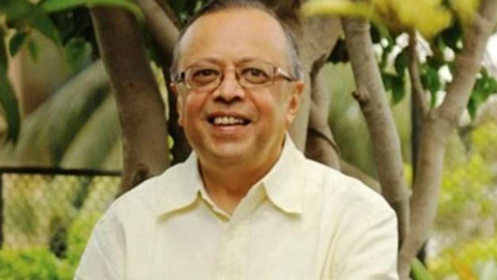 গুজরাতের ভাবনগর জেলার মাহুবা শহরে এক জৈন পরিবারে জন্ম বলবন্ত পারেখের। তাঁর ঠাকুরদা এলাকার নামকরা আইনজীবী ছিলেন।