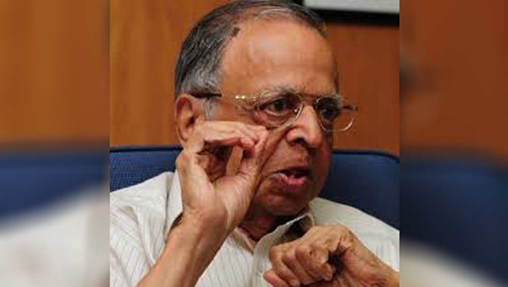 চরম অনীহা থেকে আইনের কালো কোট খুলে ফেলে রাতারাতি বেকার হয়ে যেতে দু’বার ভাবেননি। বেকার অবস্থাতেই কান্তাবেন নামে এক মহিলার সঙ্গে তাঁর বিয়ে হয়।