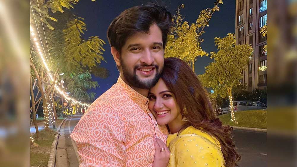 নীল-তৃণা